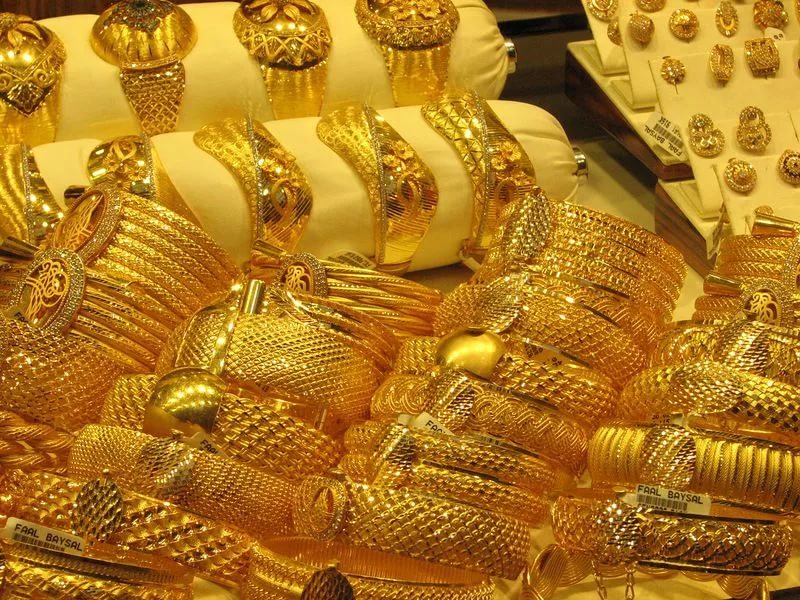 Магазины золота как заказ. Золото в Турции. Турецкое золото украшения. Турецкие изделия из золота. Турецкий рынок золота.