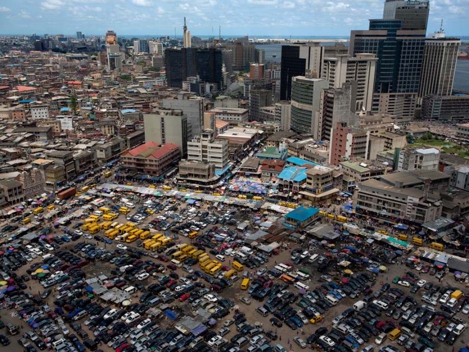 Nigeriyada elektrik enerjisinin bahalaşmasına etiraz edilib